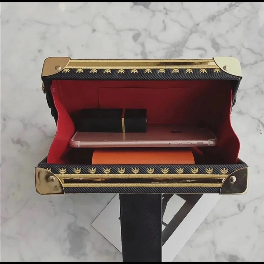 Box style clutch/crossbody handbag - Picture 4 of 5